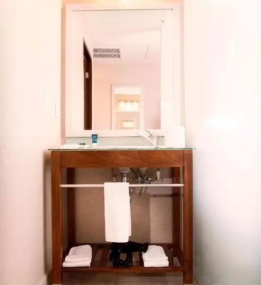エクゼクティブスイート２ベッドルーム, Four Points By Sheraton Queretaro Norte