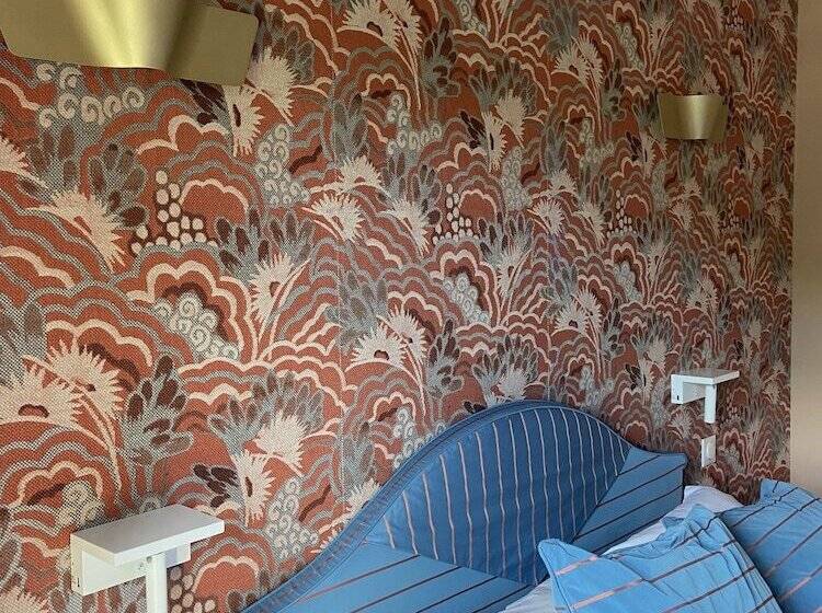 Полулюкс, Demeures Et Chateaux L Abbaye Caladoise   Anciennement Hostellerie Ferme Du Poulet