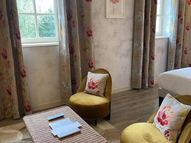ジュニアスイート, Demeures Et Chateaux L Abbaye Caladoise   Anciennement Hostellerie Ferme Du Poulet