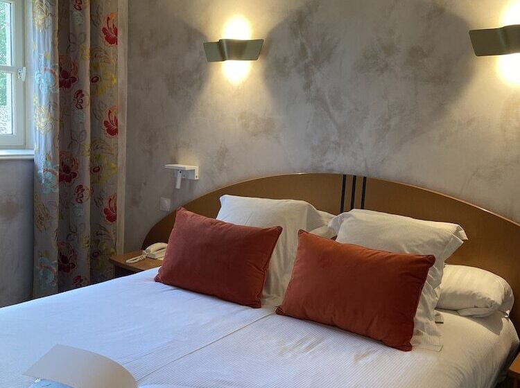 Полулюкс, Demeures Et Chateaux L Abbaye Caladoise   Anciennement Hostellerie Ferme Du Poulet