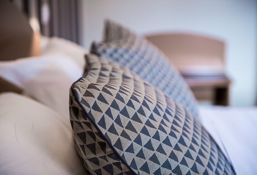 Полулюкс, Demeures Et Chateaux L Abbaye Caladoise   Anciennement Hostellerie Ferme Du Poulet