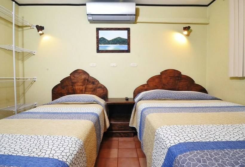 غرفه قياسيه سريرين مزدوجين, Mangaby