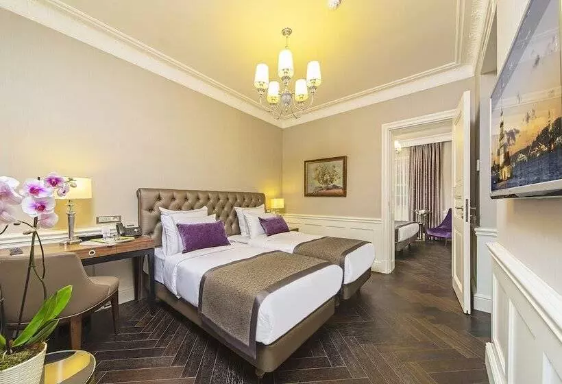 اتاق لوکس, Meroddi Bagdatliyan