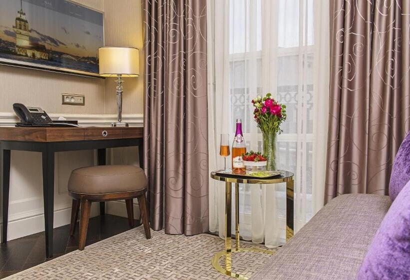 سوییت لوکس, Meroddi Bagdatliyan