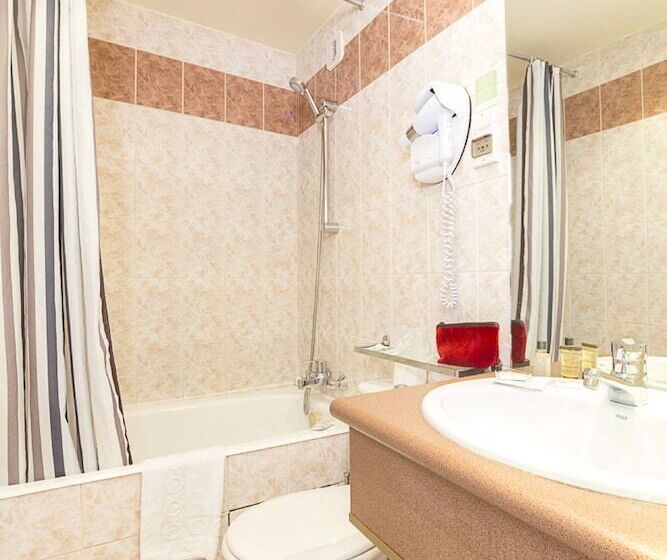 اتاق استاندارد, Pierre Nicole