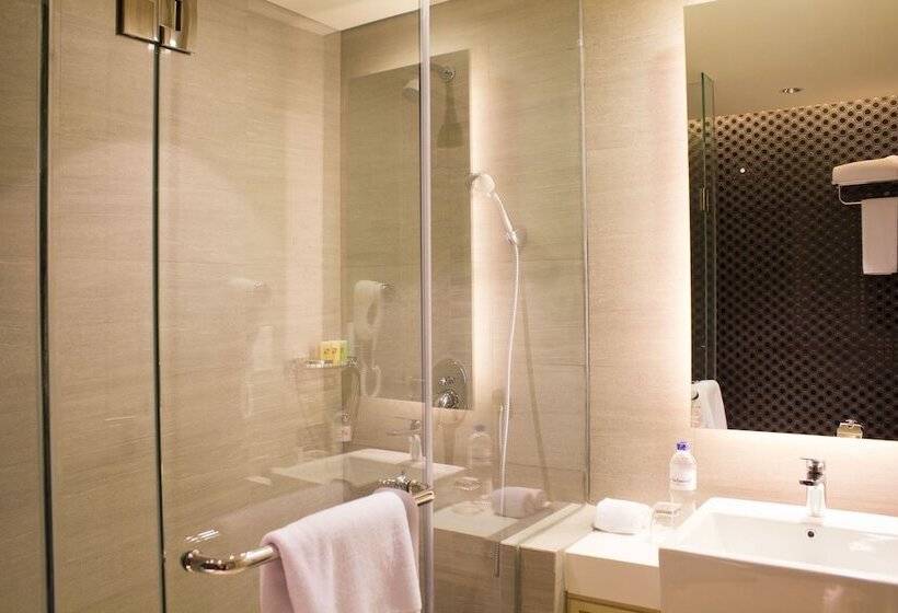 带泳池观景的豪华房, Swiss Belhotel Tuban Bali