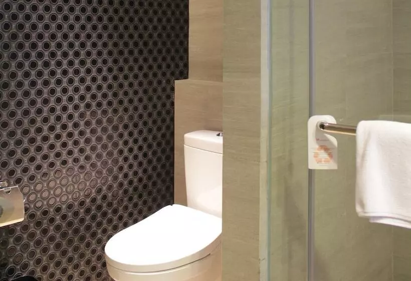 プールの見えるデラックスルーム, Swiss Belhotel Tuban Bali