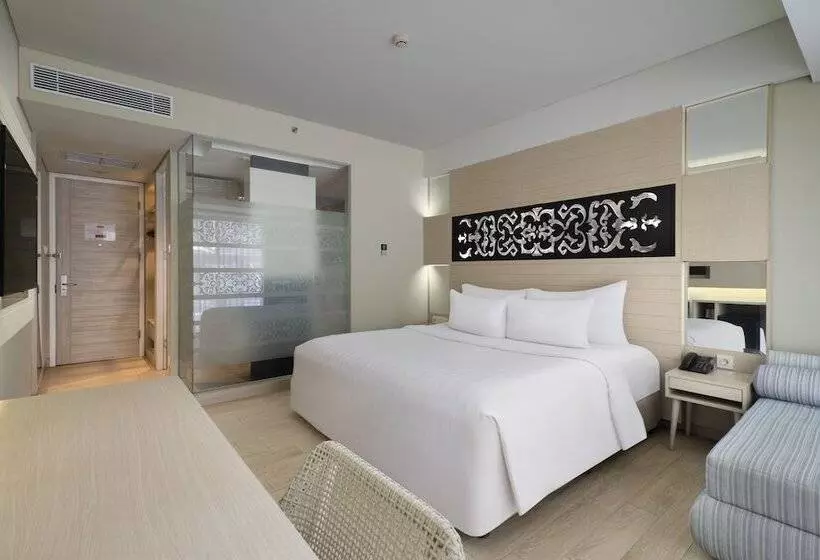 プールの見えるデラックスルーム, Swiss Belhotel Tuban Bali