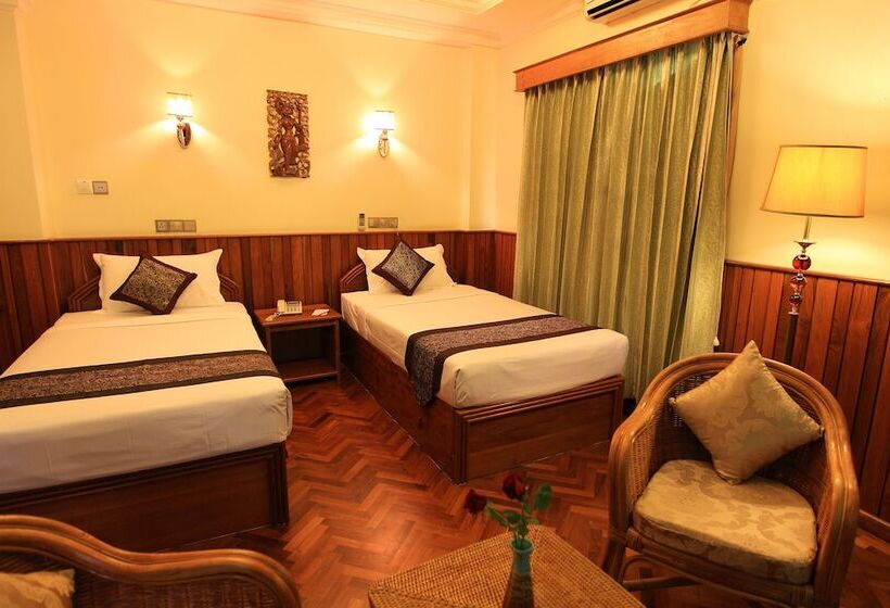 اتاق سوپریور, The Hotel Emperor