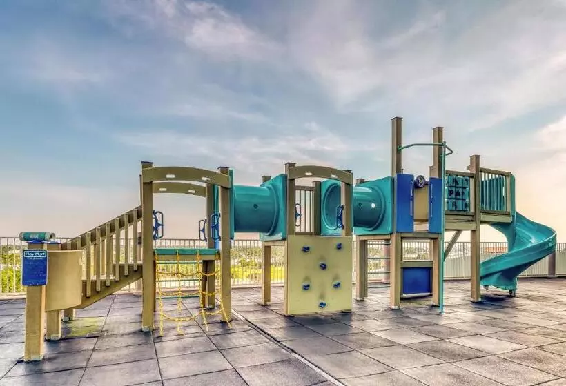 ３ベッドルームアパートメント, Turquoise Place