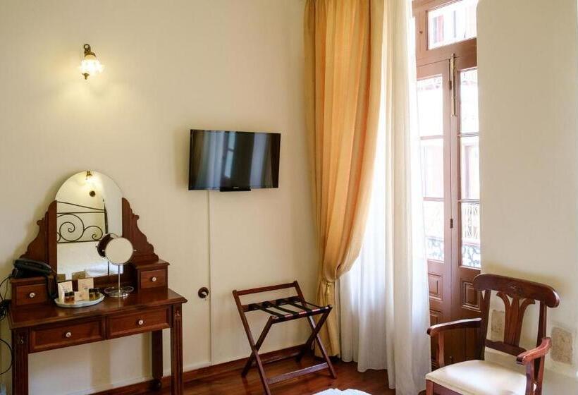 חדר קומפורט לשלושה, Vilelmine