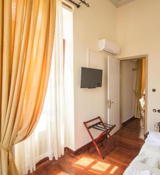 חדר סטנדרט לשלושה, Vilelmine