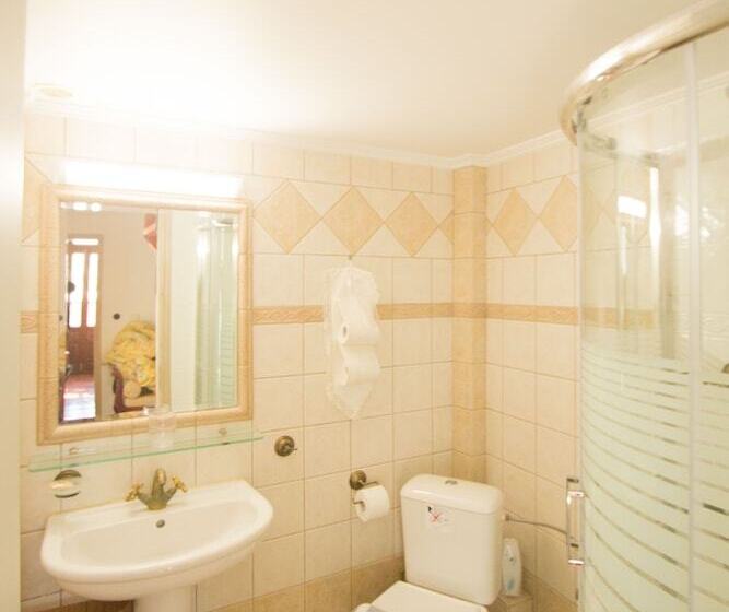 חדר סטנדרט לשלושה, Vilelmine