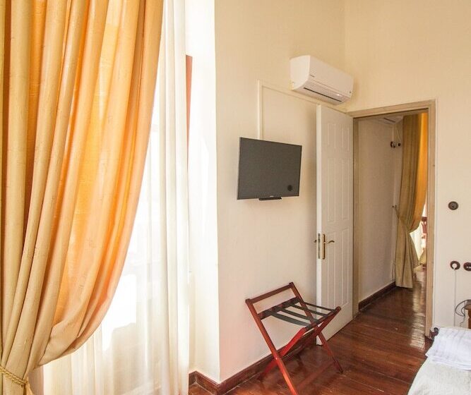 חדר סטנדרט לשלושה, Vilelmine