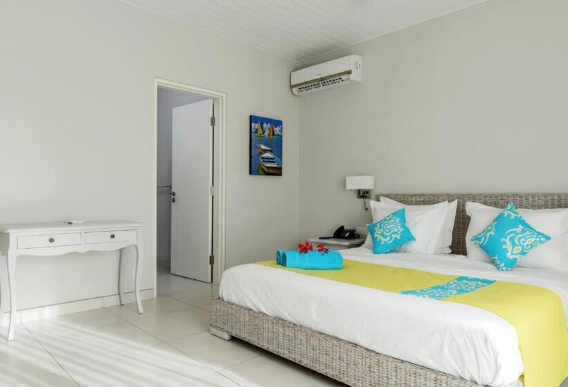 סטודיו דלוקס, Voile Bleue Boutique