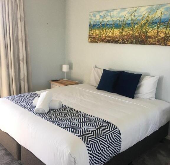 דירת 3 חדרים נוף לים, Meridian Alex Beach Apartments