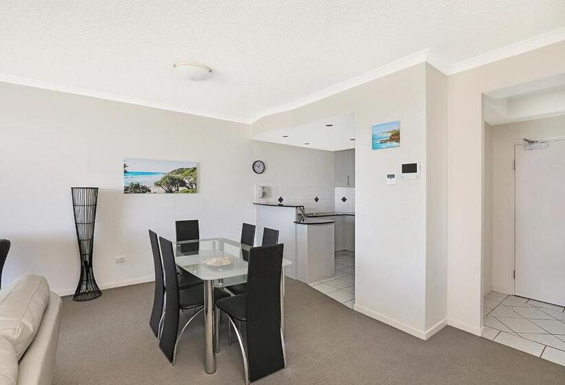 דירת דלוקס 2 חדרי שינה עם נוף לים, Meridian Alex Beach Apartments