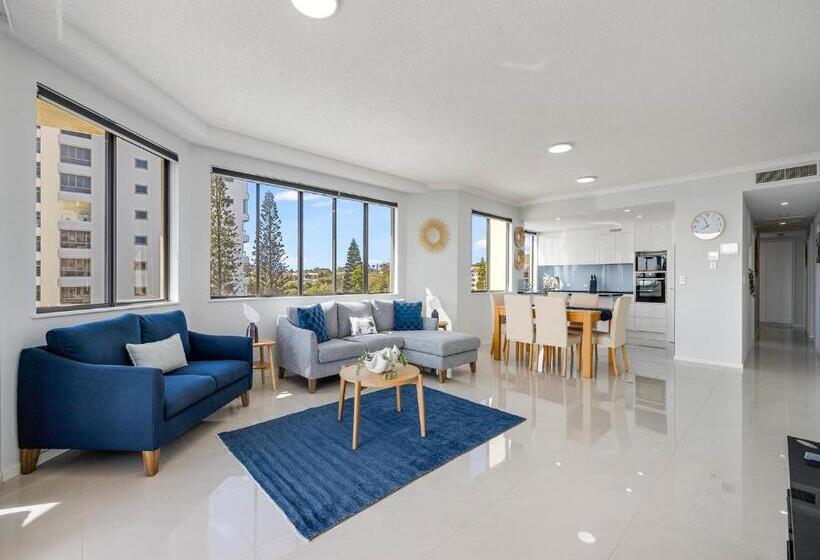 דירת שלושה חדרים, Meridian Alex Beach Apartments