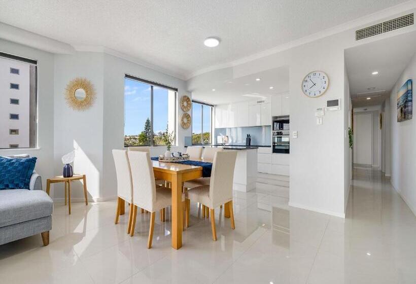 דירת שלושה חדרים, Meridian Alex Beach Apartments