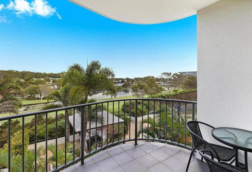 דירת 3 חדרים נוף לים, Meridian Alex Beach Apartments