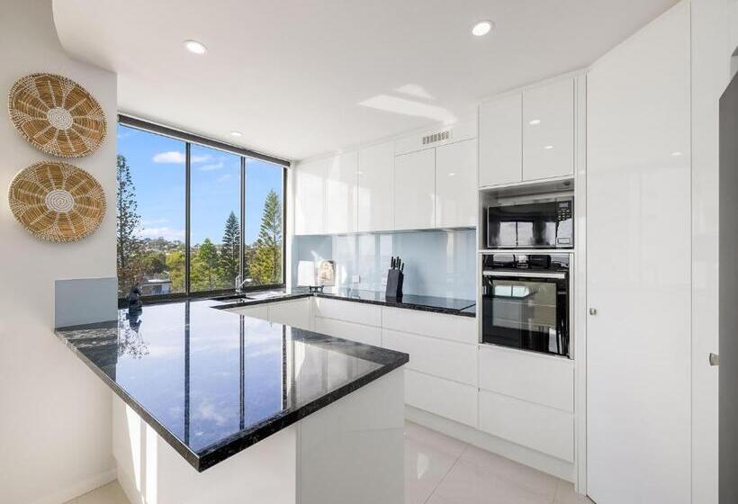 דירת שלושה חדרים, Meridian Alex Beach Apartments