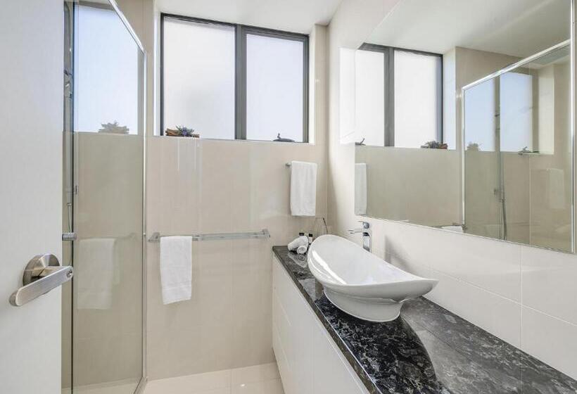 דירת שלושה חדרים, Meridian Alex Beach Apartments