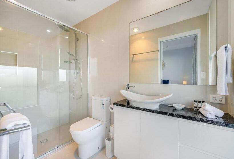 דירת שלושה חדרים, Meridian Alex Beach Apartments