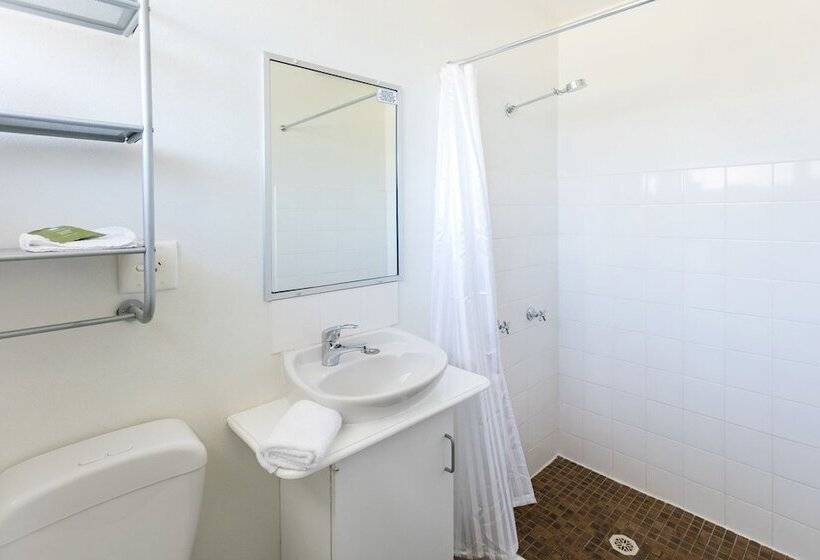 استودیوی استاندارد, Summer East Serviced Apartments