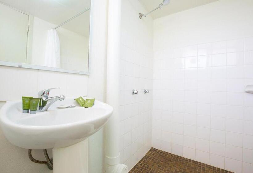 استودیو اجرایی, Summer East Serviced Apartments