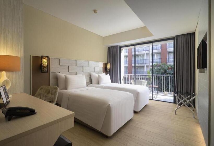 带泳池观景的豪华房, Swiss Belhotel Tuban Bali