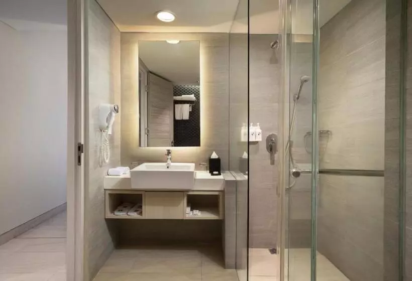 プールの見えるデラックスルーム, Swiss Belhotel Tuban Bali