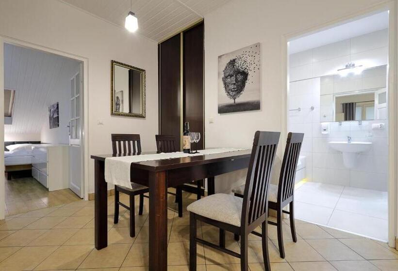 חדר דלוקס, Dworek Różany Hotel & Restauracja