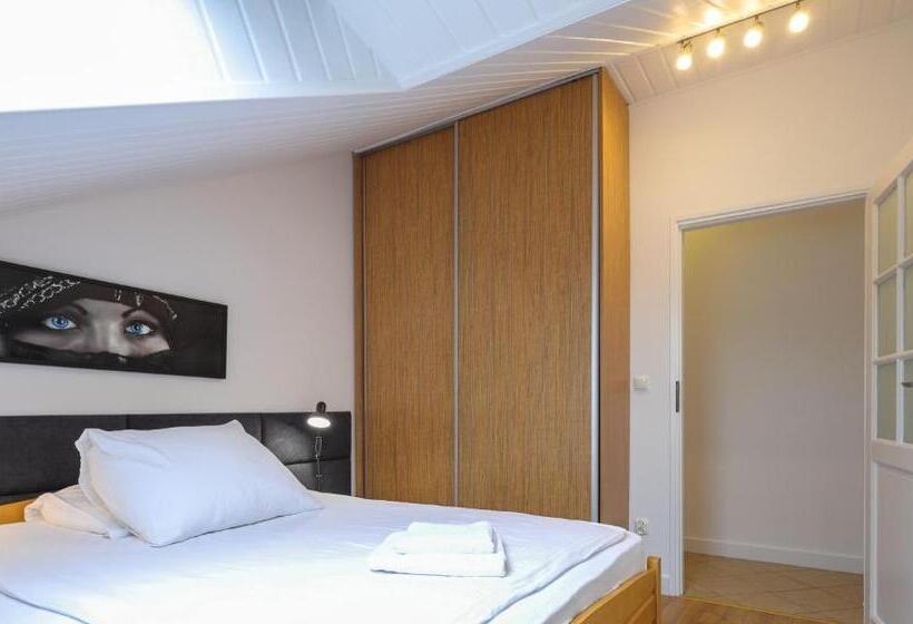 חדר סטנדרט לארבעה, Dworek Różany Hotel & Restauracja