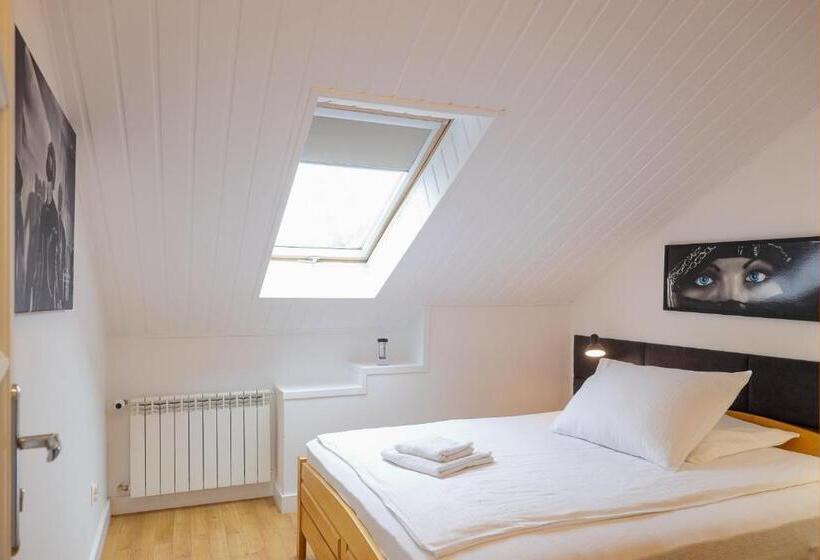 חדר סטנדרט לארבעה, Dworek Różany Hotel & Restauracja