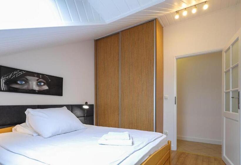 חדר סטנדרט לארבעה, Dworek Różany Hotel & Restauracja