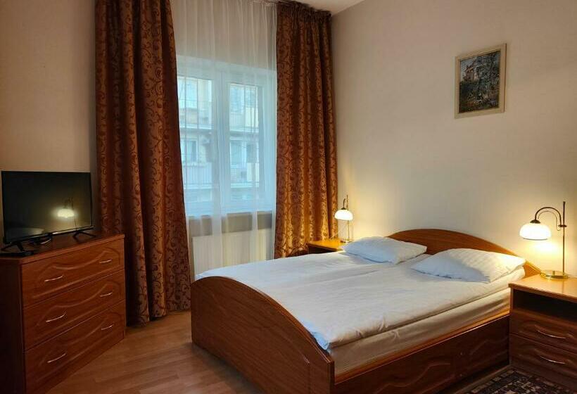 غرفة قياسية, Hutnik