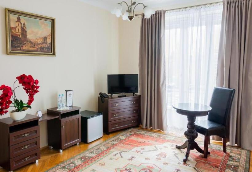 غرفة قياسية, Hutnik