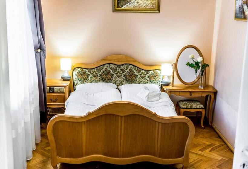 غرفة قياسية, Hutnik