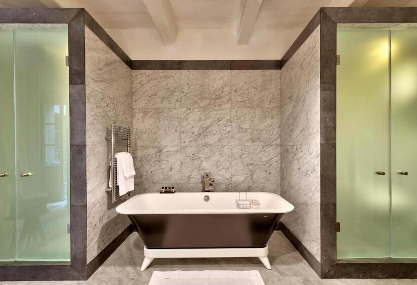 سوییت لوکس, Casa Ellul Small Luxury Hotels Of The World