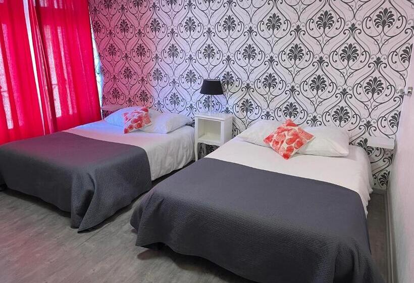 חדר סטנדרט לארבעה, Au Chapon Fin