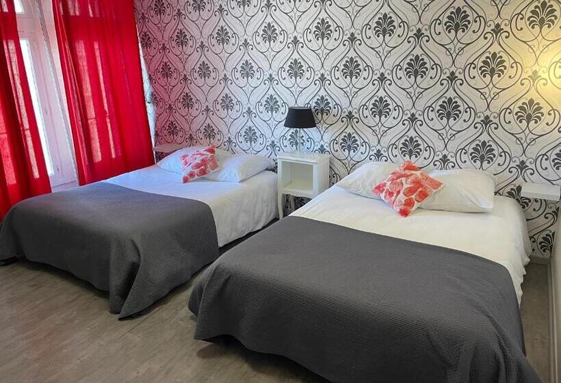 חדר סטנדרט לארבעה, Au Chapon Fin