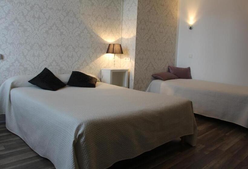 غرفة قياسية ثلاثية, Au Chapon Fin