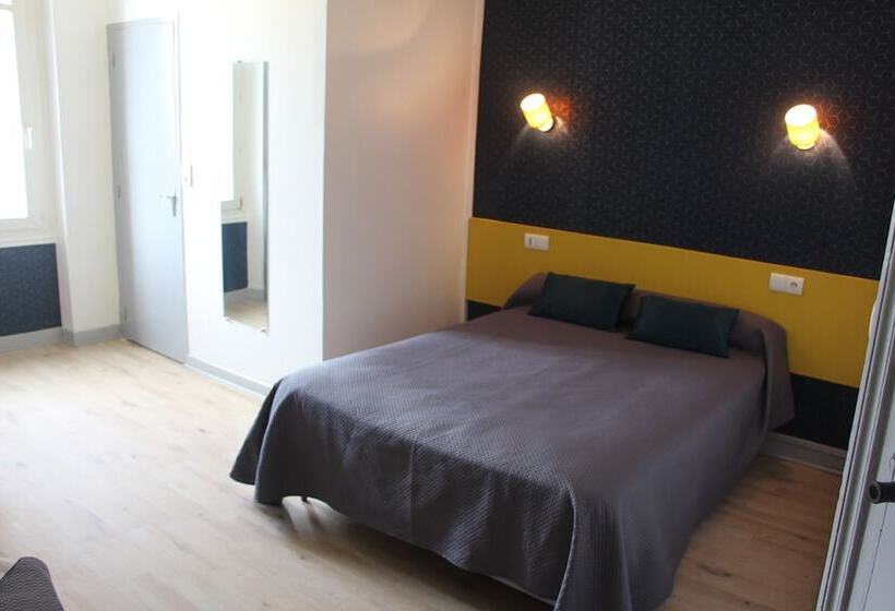 חדר סטנדרט לארבעה, Au Chapon Fin