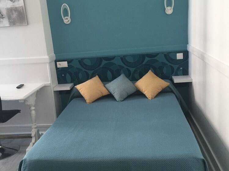 חדר סטנדרט לארבעה, Au Chapon Fin