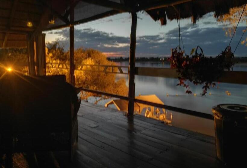 غرفة قياسية مزوَّدة بشُرفة, Caprivi Houseboat Safari Lodge