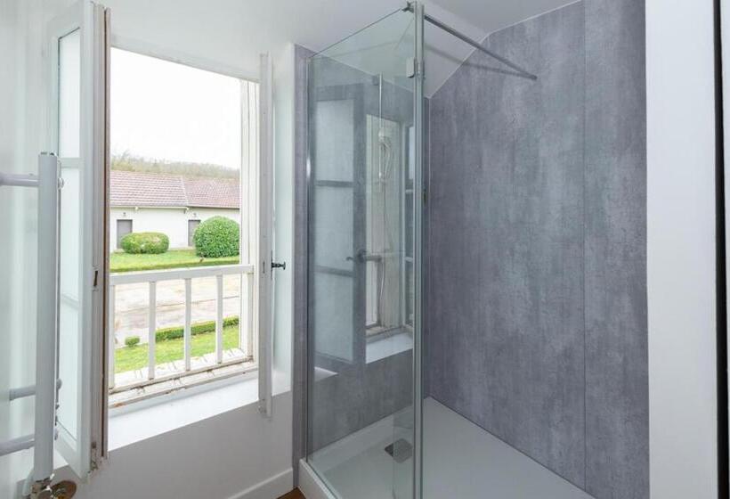 חדר סטנדרט עם ג'קוזי, Le Gingko   Hotel Du Golf Parc Robert Hersant