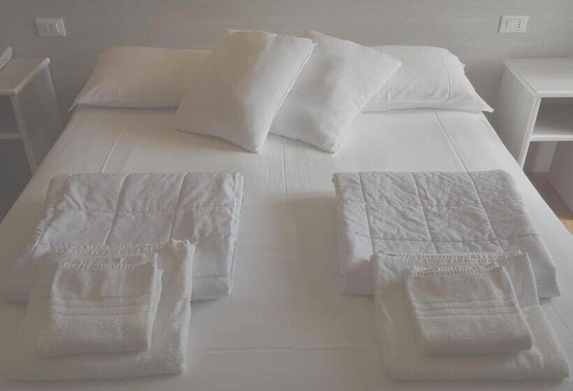 חדר סטנדרט עם מרפסת ונוף לים, Righetto Fronte Mare