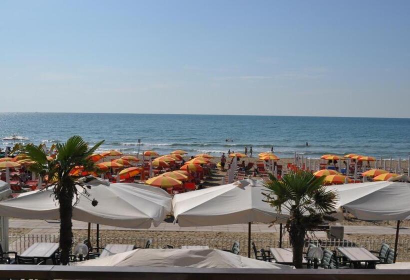 带阳台及侧面海景的标准房间, Righetto Fronte Mare