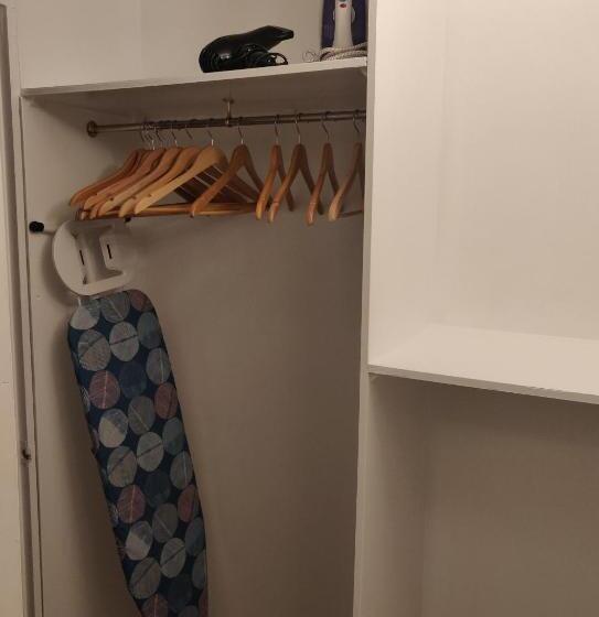 غرفة قياسية ثلاثية, The Fox