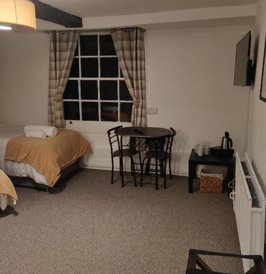 غرفة قياسية ثلاثية, The Fox